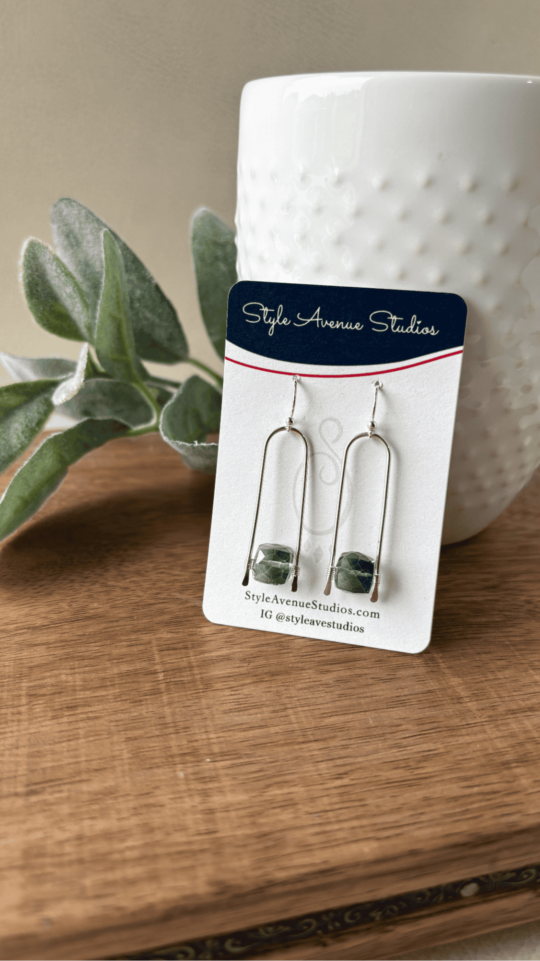 Green quartz cube framed in a sterling silver upside U wire frame by Style Avenue Studios